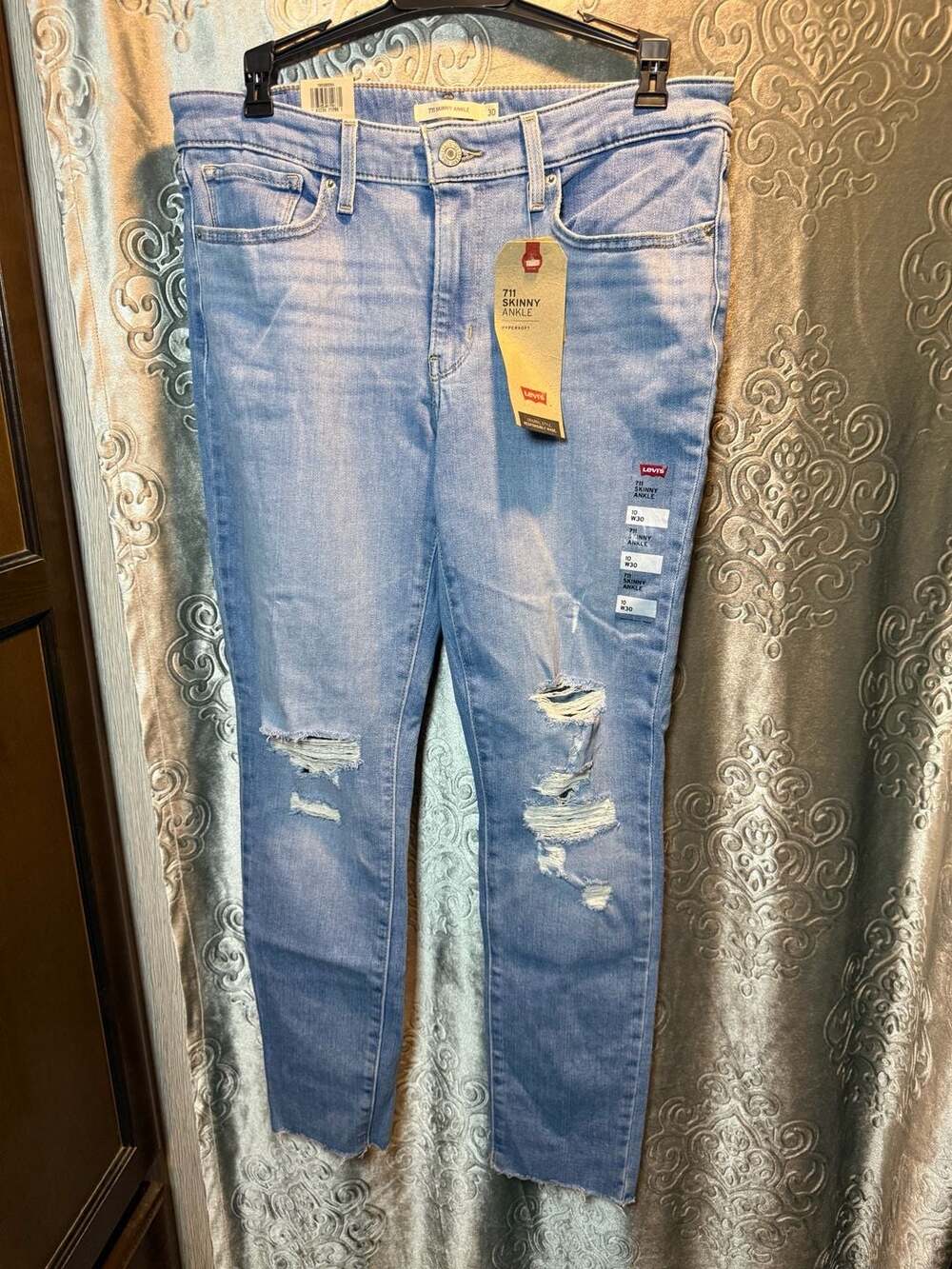 NWT Levi's 711 Skinny Ankle Jeans Size 10 W30